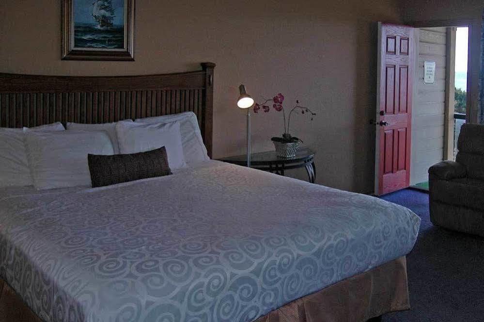 Gold Beach Inn Екстер'єр фото